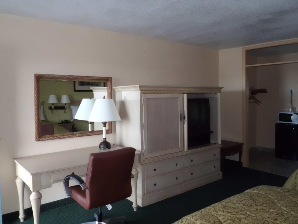 America's Best Inn&Suites-Lakeland Buitenkant foto