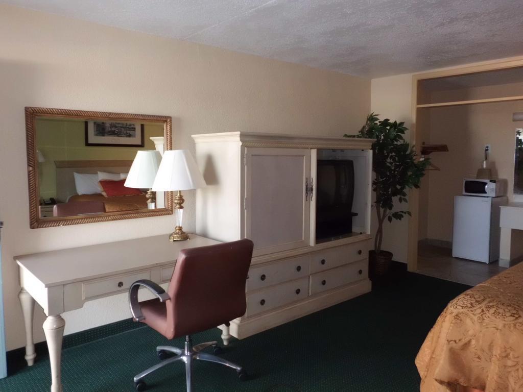 America's Best Inn&Suites-Lakeland Buitenkant foto